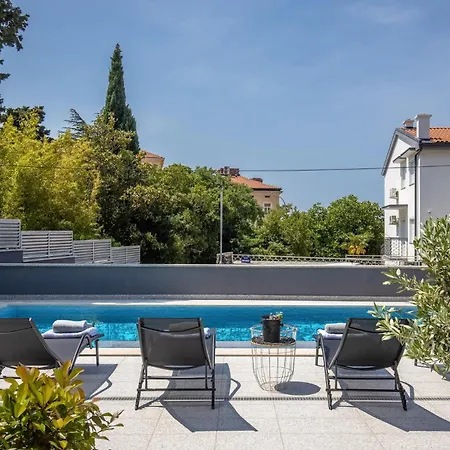 Cozy Apartment In Crikvenica With Wifi * Crikvenica