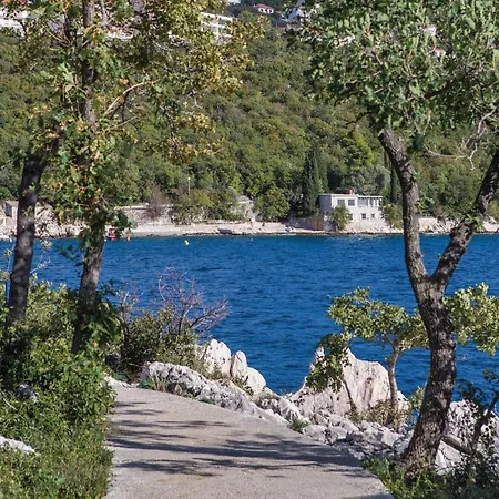Cozy Apartment In Crikvenica With Wifi